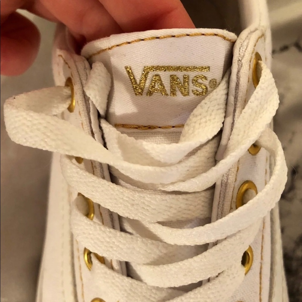 vans - Picture 2 of 4